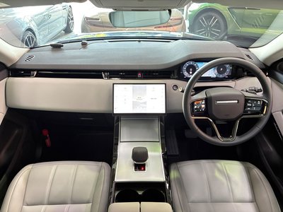صورة 16 لـ 2025 LAND Rover RANGE ROVER EVOQUE