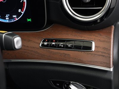 2018 Mercedes-BENZ E-CLASS thumbnail 29