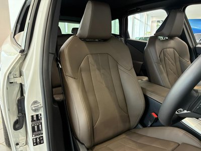 صورة 10 لـ 2025 BMW X3
