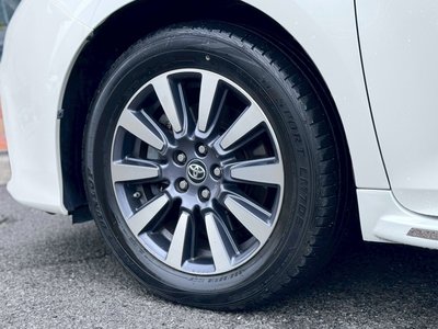 صورة 23 لـ 2018 Toyota SIENA