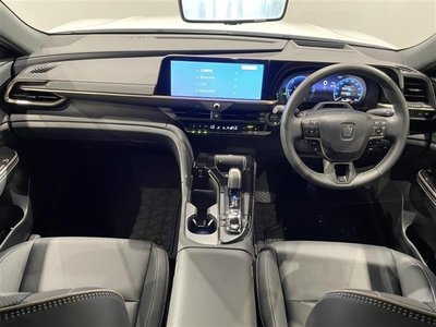 2025 Toyota CROWN SPORT 照片 3