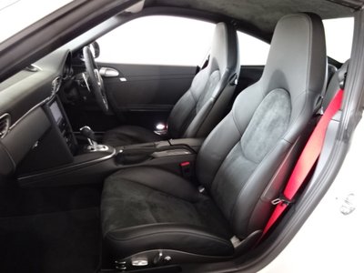 2011 Porsche 911 thumbnail 21