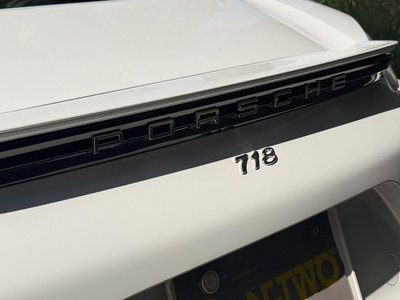 2018 Porsche 718 photo 14