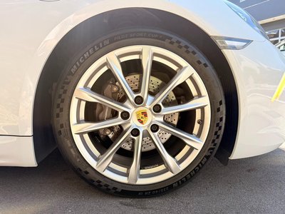 2018 Porsche 718 photo 12