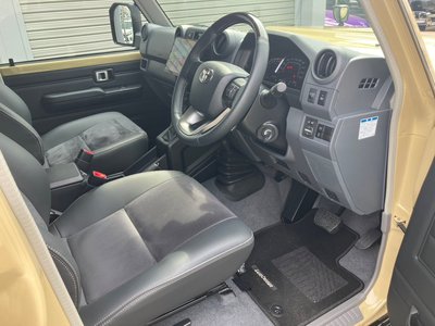 2025 Toyota LAND CRUISER 70 photo 4