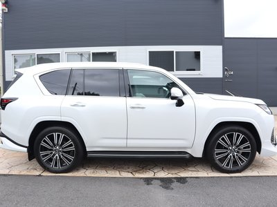 2026 Lexus LX photo 4