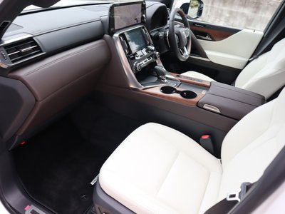 2026 Lexus LX thumbnail 52