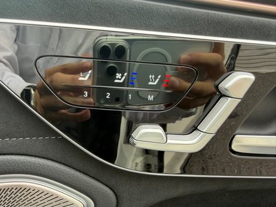 2023 Mercedes-BENZ EQS thumbnail 22