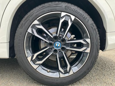 2025 BMW IX2 thumbnail 51