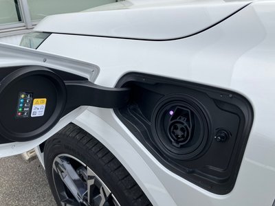 2025 BMW IX2 thumbnail 52