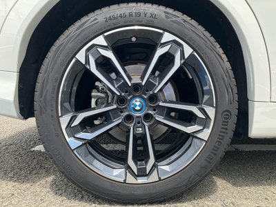 2025 BMW IX2 thumbnail 49
