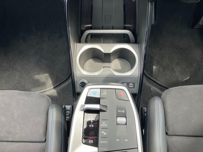 2025 BMW IX2 thumbnail 21