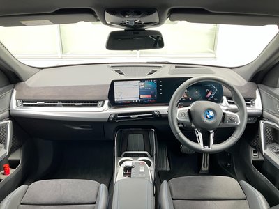 2025 BMW IX2 photo 9