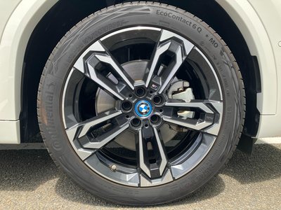 2025 BMW IX2 thumbnail 48