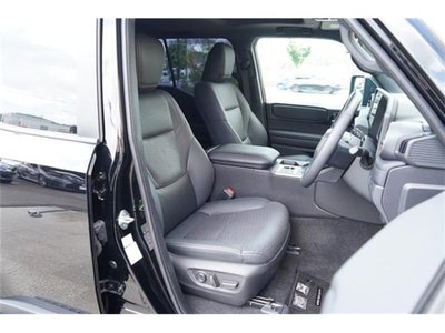 صورة 13 لـ 2024 Toyota LAND CRUISER 250