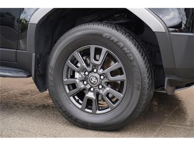 صورة 39 لـ 2024 Toyota LAND CRUISER 250