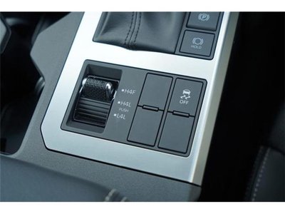 صورة 31 لـ 2024 Toyota LAND CRUISER 250