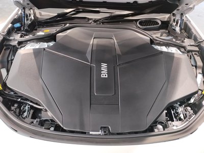 2025 BMW I7 thumbnail 21