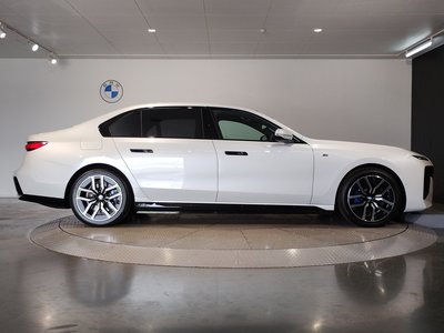 2025 BMW I7 photo 8