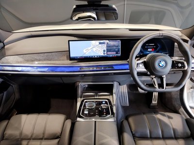 2025 BMW I7 thumbnail 54