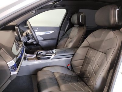 2025 BMW I7 thumbnail 47