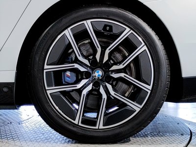 2025 BMW I7 thumbnail 37