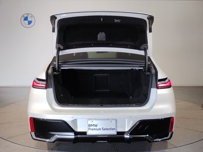 2025 BMW I7 thumbnail 40