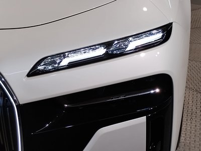 2025 BMW I7 thumbnail 32