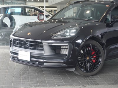 2022 Porsche MACAN photo 6