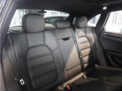 2022 Porsche MACAN photo 12