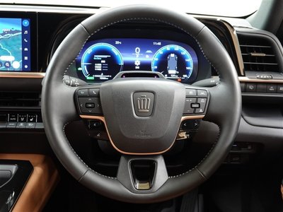 صورة 17 لـ 2024 Toyota CROWN SPORT