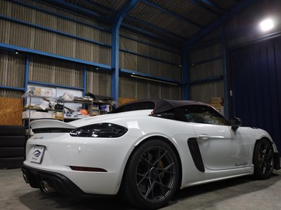 2025 Porsche 718 SPYDER photo 9