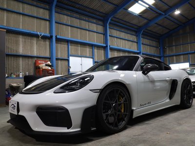 2025 Porsche 718 SPYDER photo 2