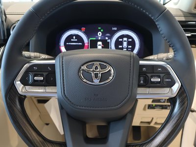 2026 Toyota LAND CRUISER 300 — фото 32