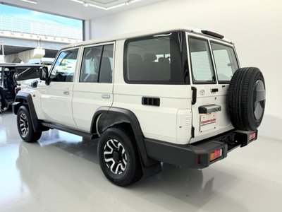 2025 Toyota LAND CRUISER 70 — фото 9