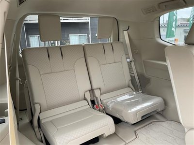 2026 Toyota LAND CRUISER 300 thumbnail 32