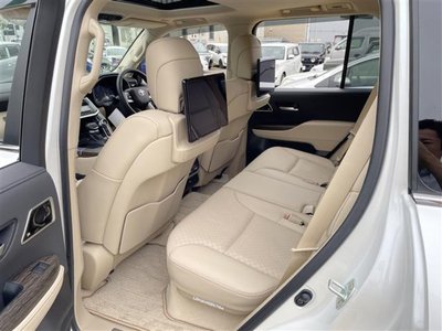 2026 Toyota LAND CRUISER 300 thumbnail 30