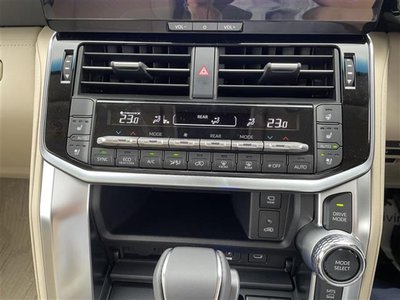 2026 Toyota LAND CRUISER 300 thumbnail 23