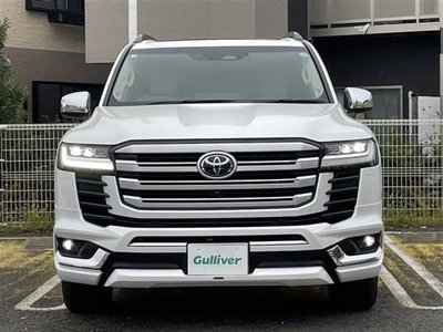 2026 Toyota LAND CRUISER 300 photo 2