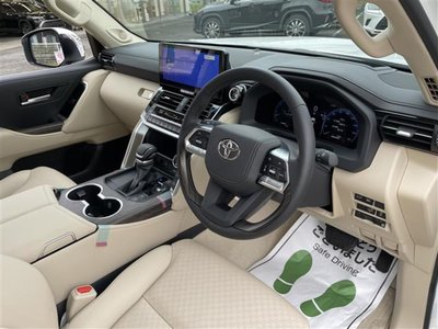 2026 Toyota LAND CRUISER 300 thumbnail 28