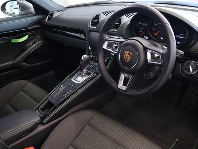 2021 Porsche 718 photo 16