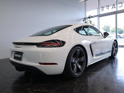 2021 Porsche 718 photo 2