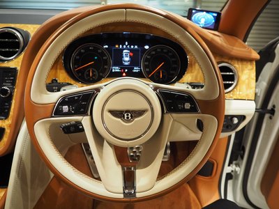 2017 Bentley BENTAYGA — фото 32