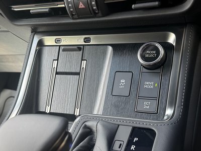 2025 Lexus GX — миниатюра 47