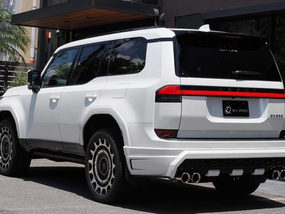 2025 Lexus GX — миниатюра 3