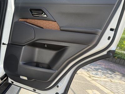2025 Lexus GX — миниатюра 60
