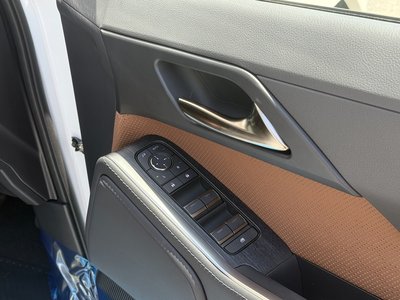 2025 Lexus GX — миниатюра 25