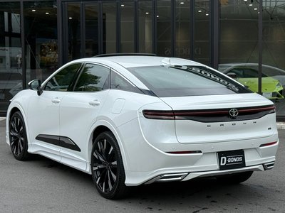 2023 Toyota CROWN CROSSOVER thumbnail 3
