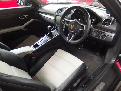 2019 Porsche 718 photo 2