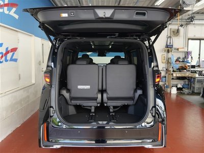 صورة 10 لـ 2023 Toyota VELLFIRE